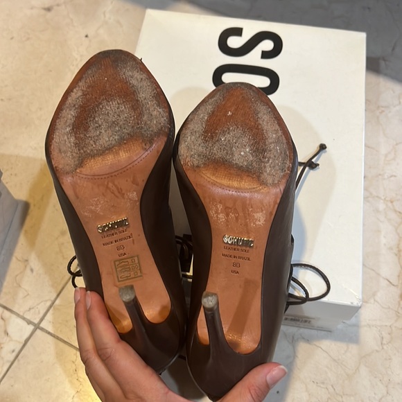 Heels - Picture 4 of 4